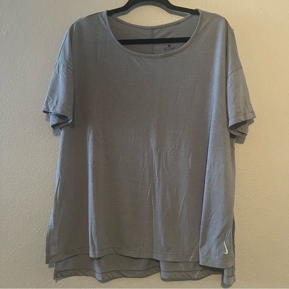 Nike Women's Gray T-Shirt size 1X - Picture 1 of 5